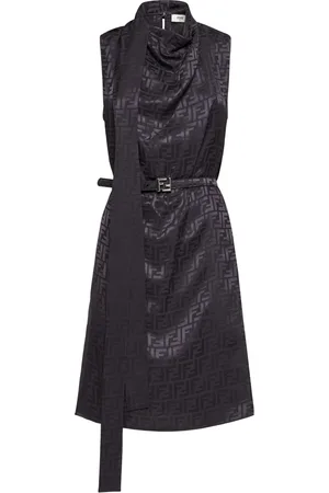Fendi Kjole, Dame, Lilla, S, Aubergine Silkekjole med Drapering og Tørklæde
