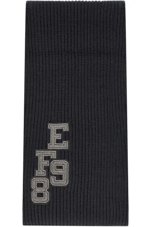 Elisabetta Franchi Tilbehør, Dame, Sort, ONE SIZE, Uld, Sort ribstrikket halstørklæde med jacquardbogstaver
