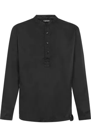 Tom Ford Skjorte, Herre, Sort, XL, Sort Silk Crewneck Trøje med Asymmetrisk Kant