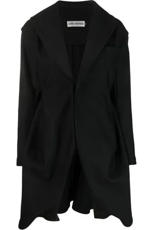 Issey Miyake Jakke, Dame, Sort, M, Sort Oversized Draperet Frakke