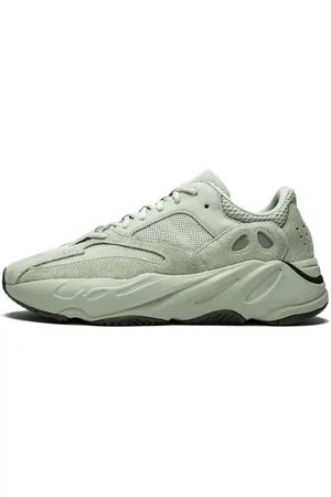 Yeezy Sko, Herre, Grå, 44 EU, Uld, Stilfulde Boost Sneakers i Forskellige Farver