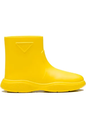 Prada Sko, Dame, Gul, 36 EU, Gule Ankelstøvler med Relief Logo