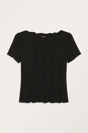 Monki Lettuce trim short sleeve top
