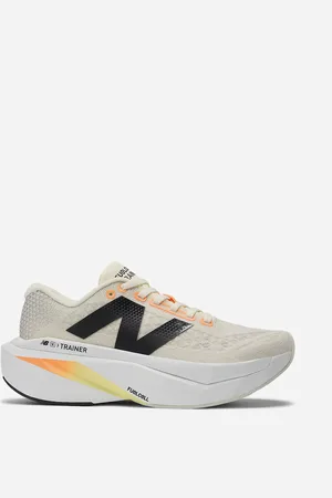 New Balance FuelCell SuperComp Trainer v4 - Angora / Hot Mango