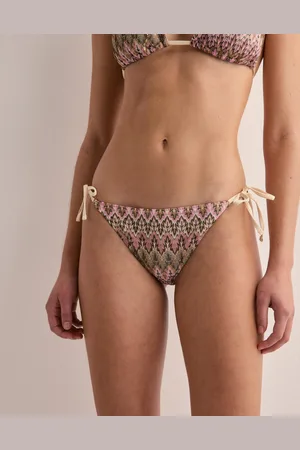 Beck Söndergaard - Amber Baila Bikini Tanga