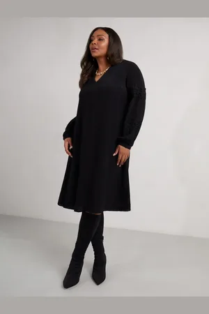 Live Unlimited London Curve Lace Detail Langærmet Kjole44