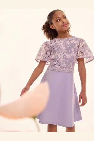 Lipsy London Flutter Sleeve Lace Occasion Kjole (5-16år)122128cm
