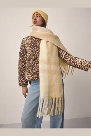 Next Heavyweight Blanket Scarf Containing WoolEn
