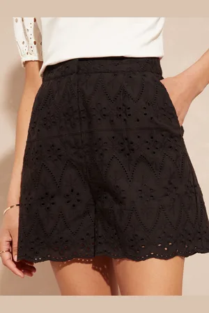 Love & Roses Broderi-shorts med elastik bagpå46
