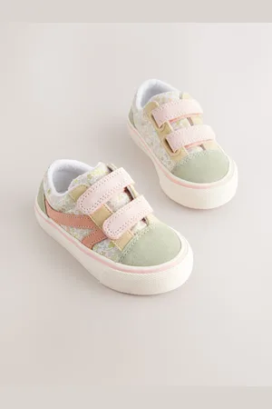 Next Tryk på Fasten Strap Printed Trainers