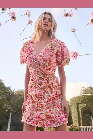 Lipsy London Textured 3D Blomster Kortærmet Skater Mini Kjole36