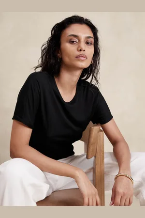 Banana Republic Sheer Ribbed Rund hals T-shirtM
