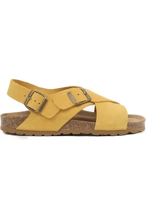 CELTIC & CO. Yellow Cross-Over Buckle Sandals9