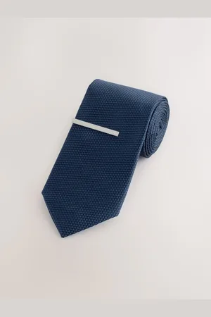 Next Textured Tie with Tie Cliponesize
