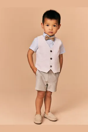 Next Waistcoat Shirt Short and Bow Tie Set (3mths-9yrs)3 - 4 år (98 - 104cm)