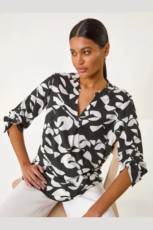 Roman Abstract Mono Pleat Detail Top38