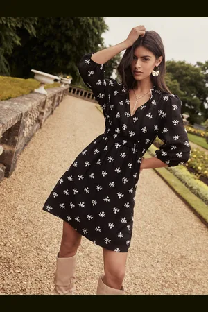 Lipsy London Blomster Broderet Notch Neck Mini Kjole