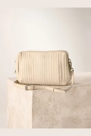 Next Læder Plisse Clutch taskeEn