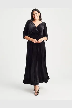 Scarlett & Jo Verity Velvet Maxi Gown40