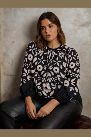 Live Unlimited London Graphic Floral Placement Blouse44