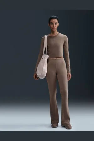 Nike Chill Knit Tight Mini-Rib Flared Leggingsmedium