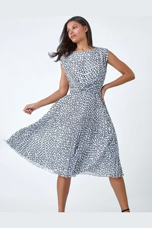 Roman Geometric Twist Detail Pleated Dress44