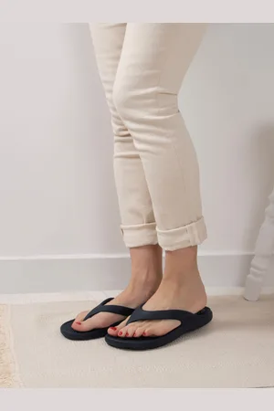 Totes Ladies Solbounce Toe Post Flip Flops Sandals