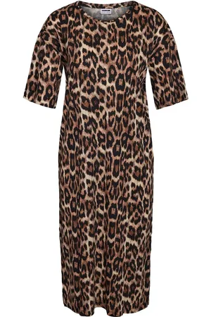Noisy May Leopard Print Oversized Midi T-Shirt Dress34