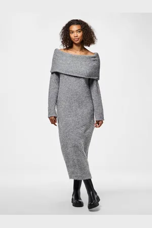 Pieces® Off Shoulder Bardot Soft Knitted Midi Dress40