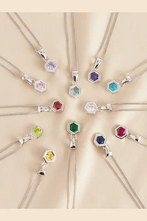 Next Hexagon Birthstone halskædeAugust