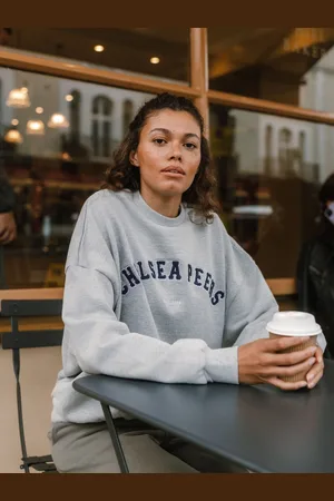 Chelsea Peers Sweatshirt med broderet Letterman-logo i økologisk bomuld42