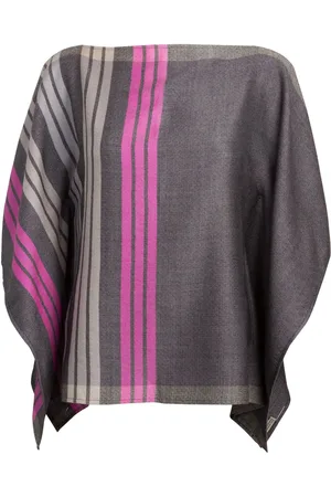 PURE LUXURIES LONDON Grå Zodiac 100% Merino Wool PonchoEn