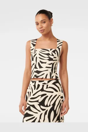 Forever New Kinsley Square Neck Fitted Tank Top40
