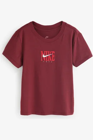 Nike Sportswear Short Sleeve Slim Fit T-ShirtS