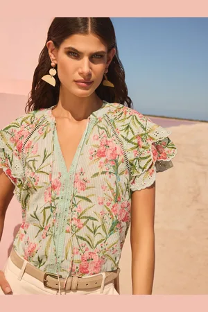 Love & Roses V & A I Flutter Sleeve Broderie Printed Short Sleeve V-Neckline Blouse38