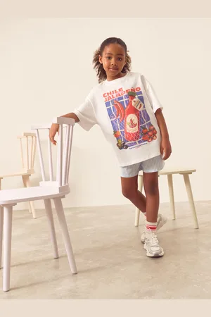 Next Oversized 100% bomuld grafisk T-shirt og vævede shorts (3-16år)110116cm