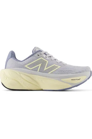 New Balance Womens More v5 Trainers5.5