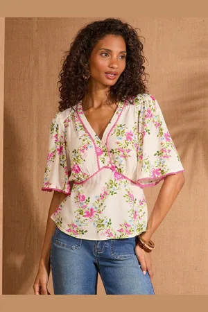Love & Roses Print Short Sleeve V-Neck Tea Top38