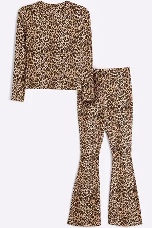 River Island 2 Piece Animal Ribbed T-Shirt and Flare Leggings Set42