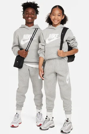 Nike Club Fleece Logo Hættetrøje13 - 15 år (158 - 170cm)