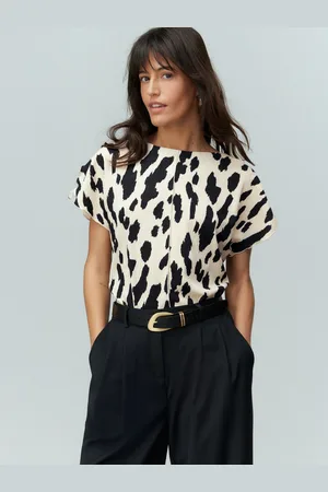 Next Flutter Sleeve Textured Smart Top38