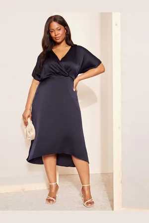Friends Like These Curves Like These Satin Kortærmet Wrap Midi Kjole44