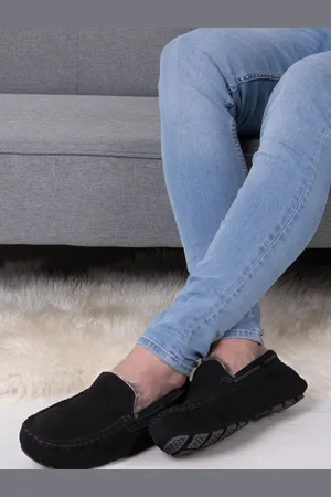 Totes Mens Isotoner Real Suede With Closed Stitch Moccasin Slippers