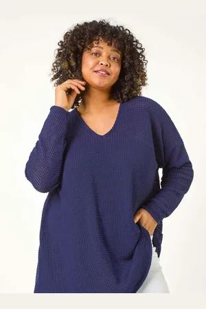 Roman Curve Textured Knit V-Neck Tunic46