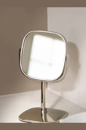 Robert Welch Burford Pedestal Mirror x5 Magnificationen
