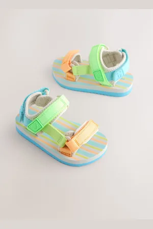 Next Vandresandaler med justerbare remme med velcro-lukninguk8eu255