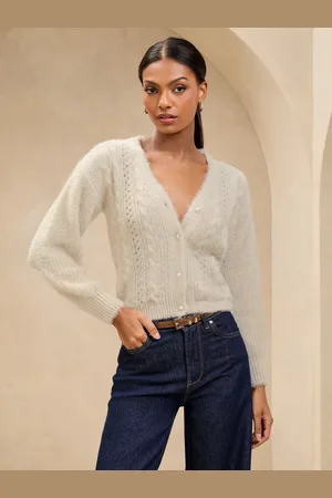 Lipsy London Cosy Eyelash Cable Stitch Pearl Effect Button V-Neck Cardigan16