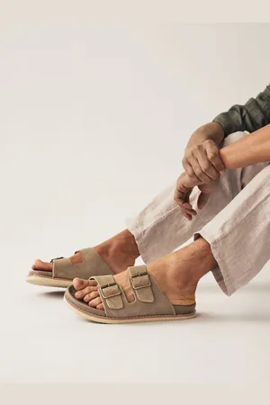 Next Sandaler med to spænder i ruskind