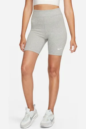 Nike Classic højtaljede 8" cykelshorts36-38