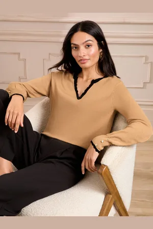 Love & Roses Scallop Tipped Notch Neck Fine Gauge Jumper44